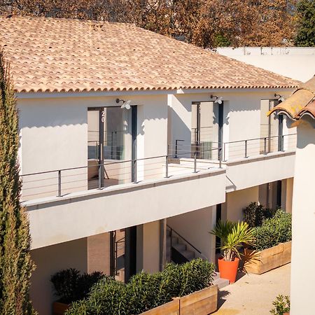 Отель Les Loges Du Luberon Coustellet Экстерьер фото