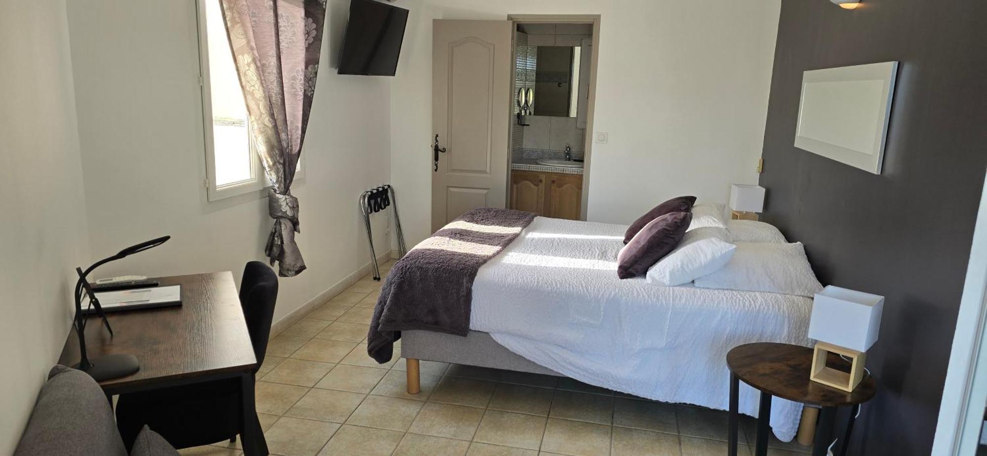 Отель Les Loges Du Luberon Coustellet Экстерьер фото