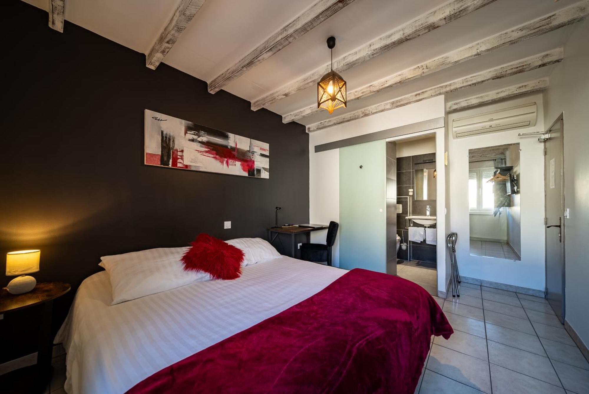 Отель Les Loges Du Luberon Coustellet Экстерьер фото